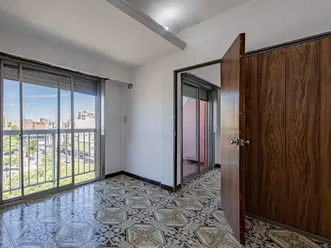 DEPARTAMENTO 4 AMB  MORON CENTRO ESCUCHAN OFERTAS