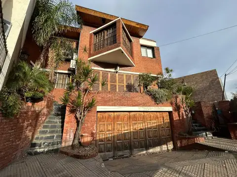 Venta Casa Martín Coronado Con Cochera