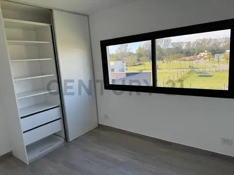 Casa 6 ambientes con 2 baños