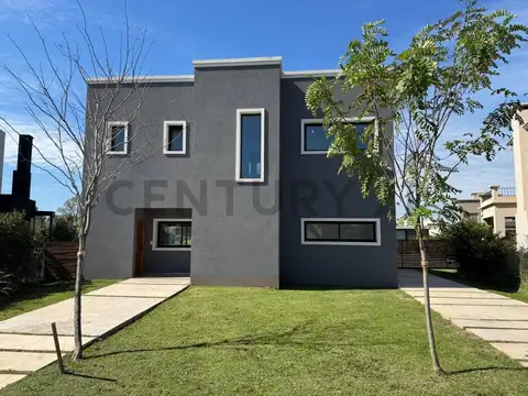 CASA  VENTA  6 AMB. 4 HAB. C/ESCRITORIO CONSTRUIDA EN DOS PLANTAS, BARRIO SAN PA