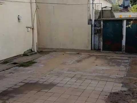 OPORTUNIDAD VENTA CASA A RECICLAR HAEDO ESCUCHA OFERTA