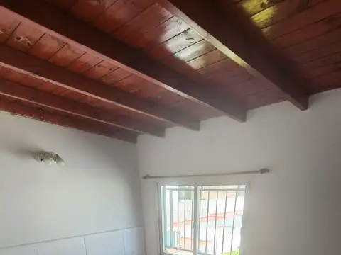 Depto Tipo Casa 2 ambientes con 1 baño