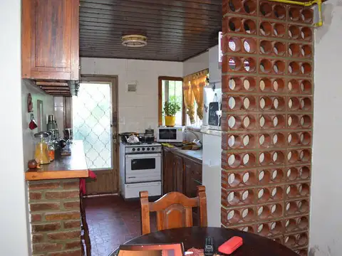 Casa 4 ambientes con 1 baño