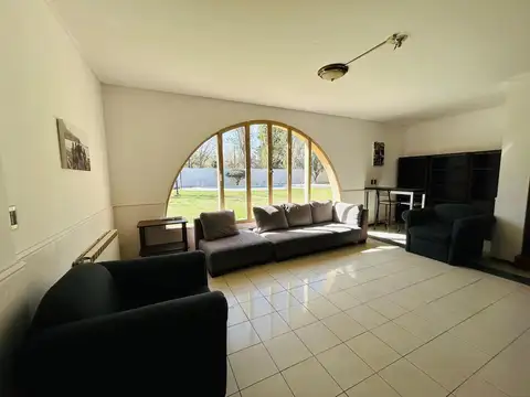 Casa en Venta con 4 cocheras
