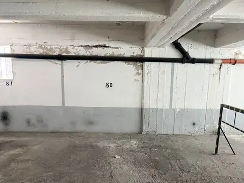 VENTA DE COCHERA EN 2DA PLANTA APTA PARA CAMIONETA, PLAZA COLÓN