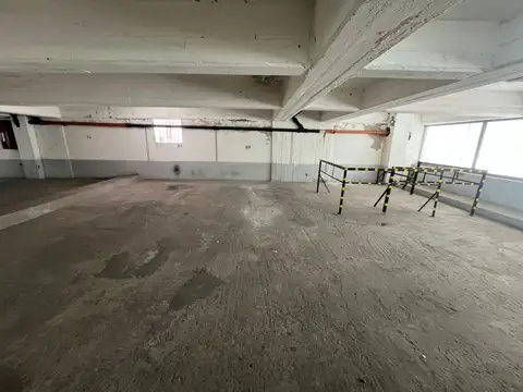 VENTA DE COCHERA EN 2DA PLANTA APTA PARA CAMIONETA, PLAZA COLÓN