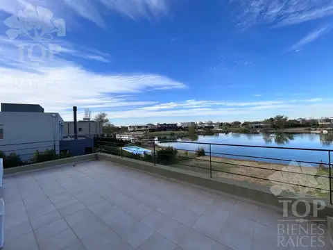 Casa en alquiler anual al agua en El Canton