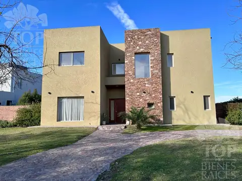 Casa en alquiler anual al agua en El Canton