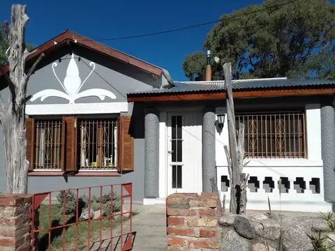 VENTA CASA 2 DORM MAS DOMO CON VISTA AL URITORCO