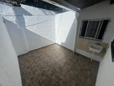 Depto Tipo Casa en Alquiler en Bella Vista, $ 450.000