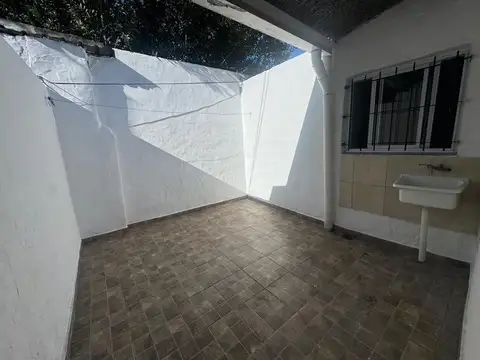 Depto Tipo Casa 2 ambientes con 1 baño