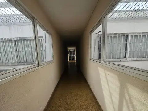 Oficina en Alquiler en Lanús, $ 300.000