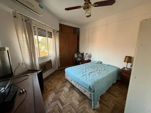 Depto Tipo Casa 4 ambientes con 2 baños