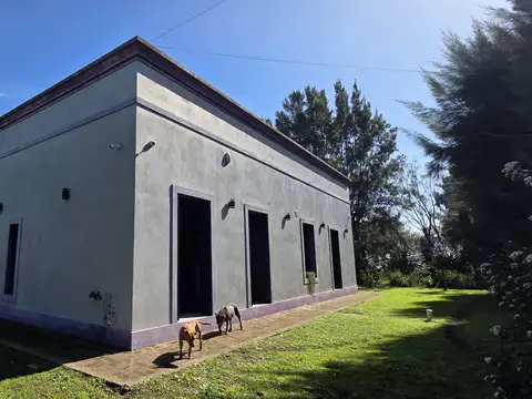HERMOSA PROPIEDAD A METROS DE LA LAGUNA
