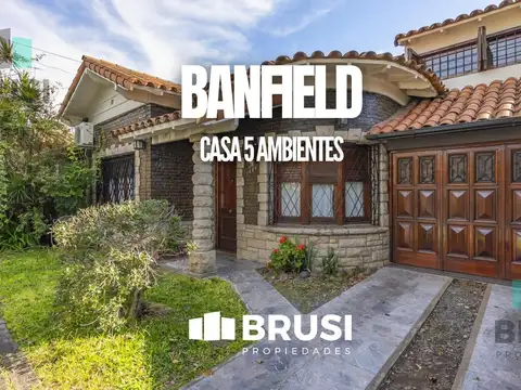 CASA EN VENTA EN BANFIELD 5 AMBIENTES CON QUINCHO
