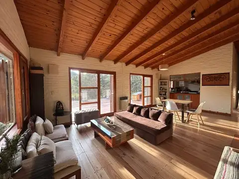 CASA VENTA LA CUMBRE 3 DORM + 1 DE SERVICIO CBA.