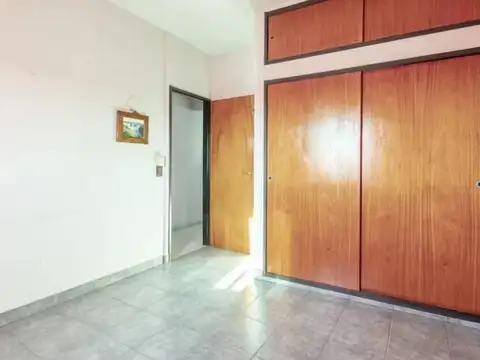 Depto Tipo Casa en Venta en Valentin Alsina, USD 70.000