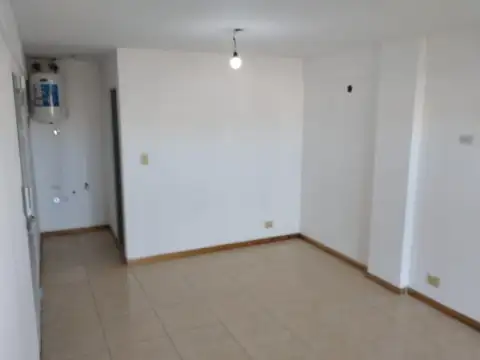 EXCTE MONO-AMBIENTE CON COCHERA,UBICACION IDEAL