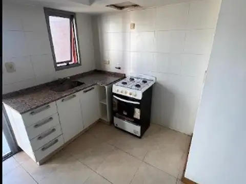 EXCTE MONO-AMBIENTE CON COCHERA,UBICACION IDEAL