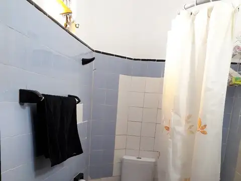 Depto Tipo Casa en Venta en Ramos Mejia Sur, USD 70.000