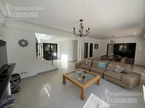 Casa en Venta con 1 cochera