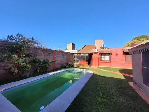 venta casa con quincho y pileta los boulevares