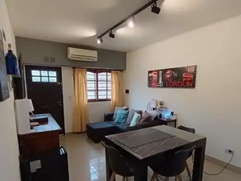 Depto Tipo Casa 2 ambientes con 1 baño