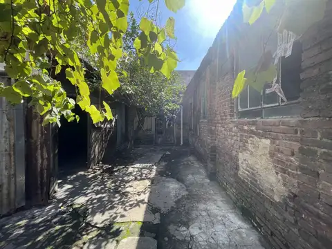 Lote a la venta en Paternal. Gran capacidad constructiva.