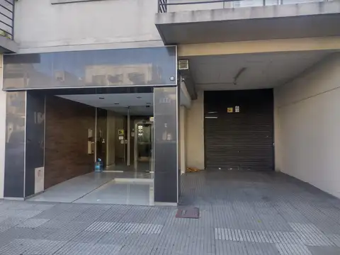 Castro Barros 300, Cochera fija y cubierta en Almagro