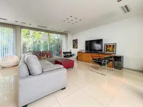 Casa en Venta en La Plata [Cod: 084011]