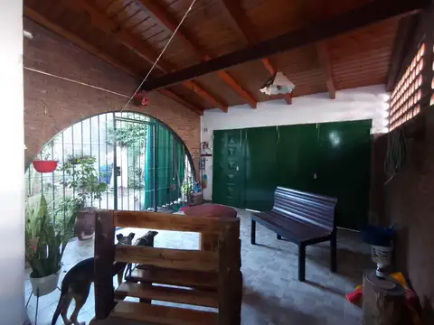 Casa 3 ambientes con 2 baños