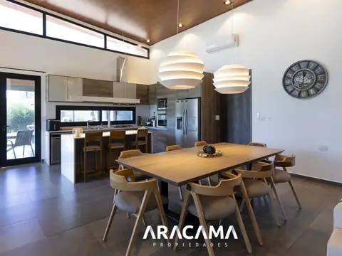 Casa en Venta en Fincas de San Vicente, USD 440.000