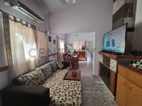 Casa 7 ambientes con 2 baños