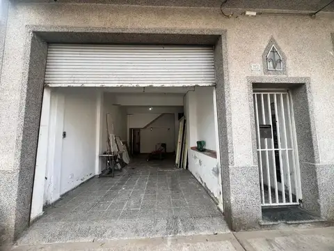 Local a la Calle con Persiana Automática y Baño