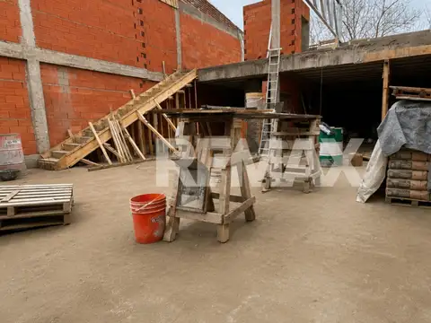 VENTA LOCAL COMERCIAL 300 M2 AV. OLASCOAGA 754 NQN