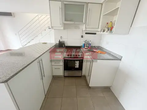 Depto Tipo Casa en Venta en Villa Pueyrredon, USD 118.000