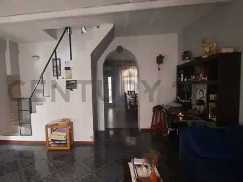 523 entre 3 y 4 100, Piso 0