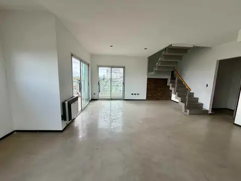 Depto Tipo Casa en Venta de 3 dormitorios
