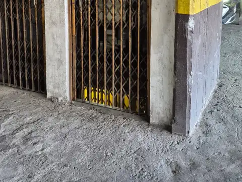VENTA COCHERA CENTRO-  CORRIENTES 1800