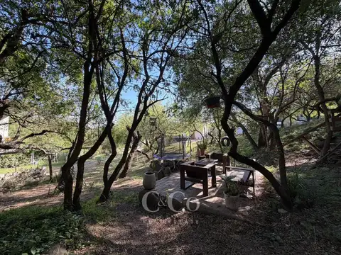 Venta Casa 3 Dormitorios Con Vista Panorámica, Pileta Y Cochera En Bº Cerrado Tierra Alta, Malagueño