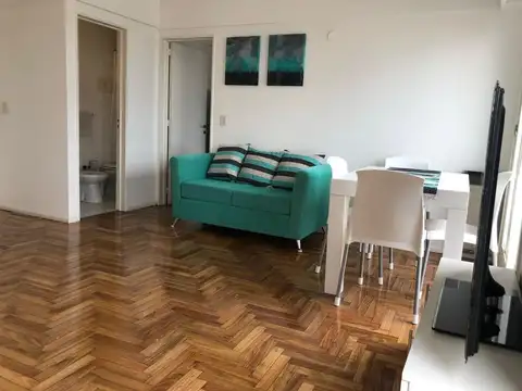 Alquiler de Luminoso Monoambiente, Apto Prof.