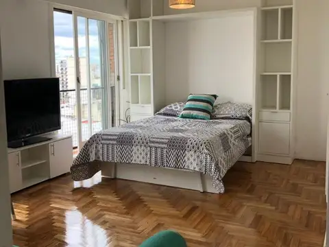 Alquiler de Luminoso Monoambiente, Apto Prof.
