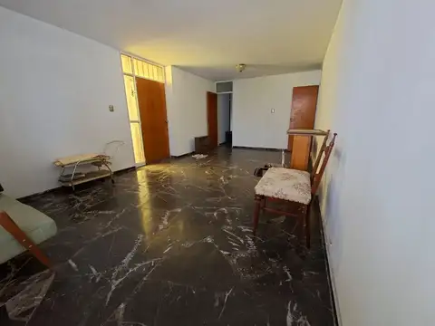Casa 8 ambientes con 1 baño