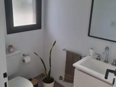 Casa a la venta en Santo Tomás en lote central que da al área verde del barrio