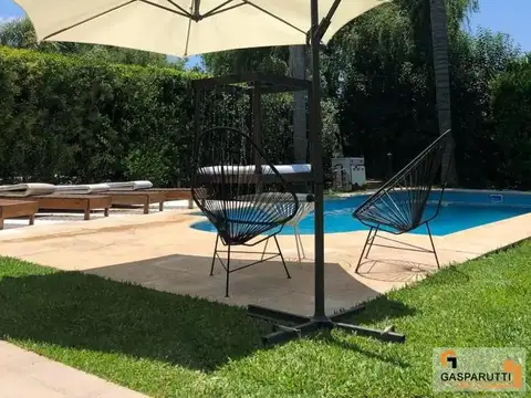 Casa en Alquiler Temporal con 2 cocheras