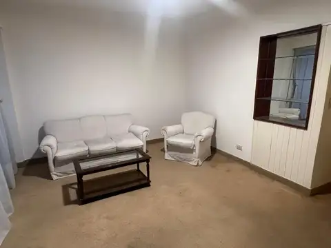 Alquiler departamento 2 ambientes zona Plaza Colón