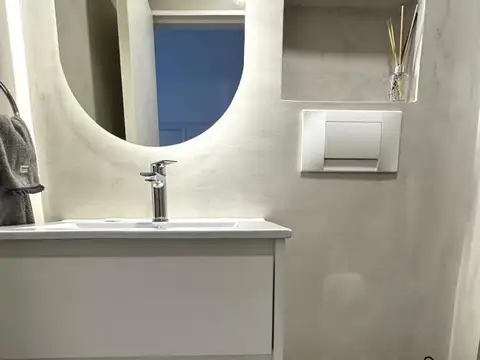 Departamento en alquiler .Zona Varese. 2 ambientes. reciclado. Lateral. Con muebles