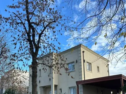 Casa en venta en Santa Guadalupe con pileta
