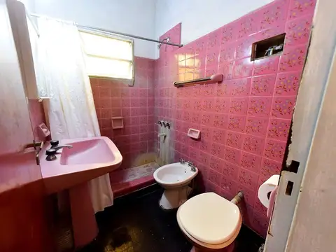 Casa 3 ambientes con 1 baño