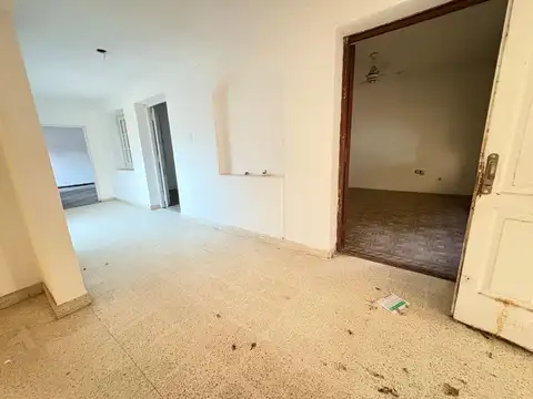 Casa 4 ambientes con 1 baño